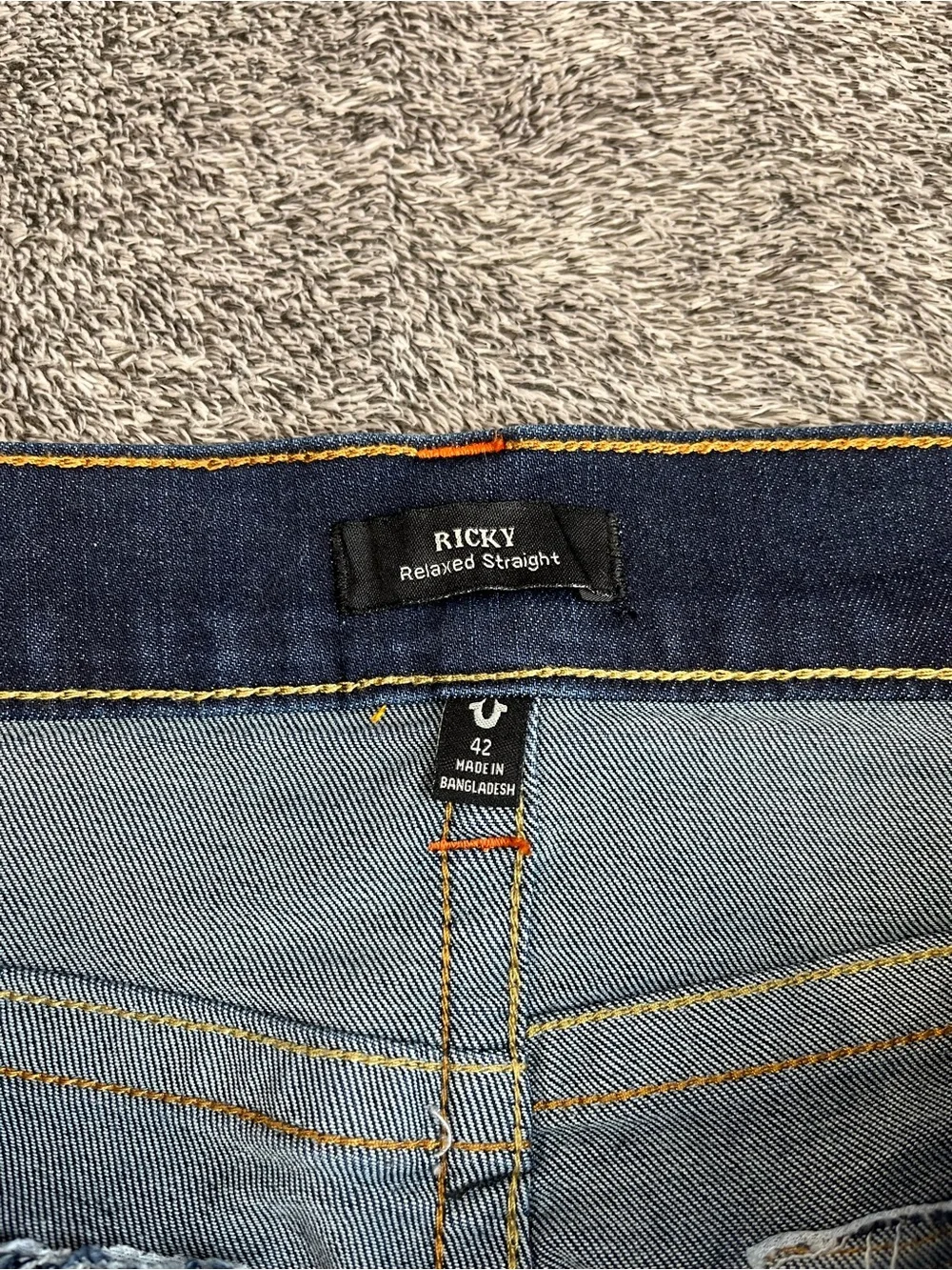 True Religion Ricky Relaxed Straight Jeans Dark Wash Size 42 (Measures 44)